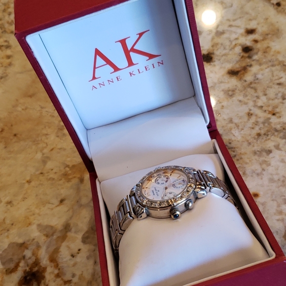 Women's Anne Klein watch, 6" circumference - Picture 6 of 16